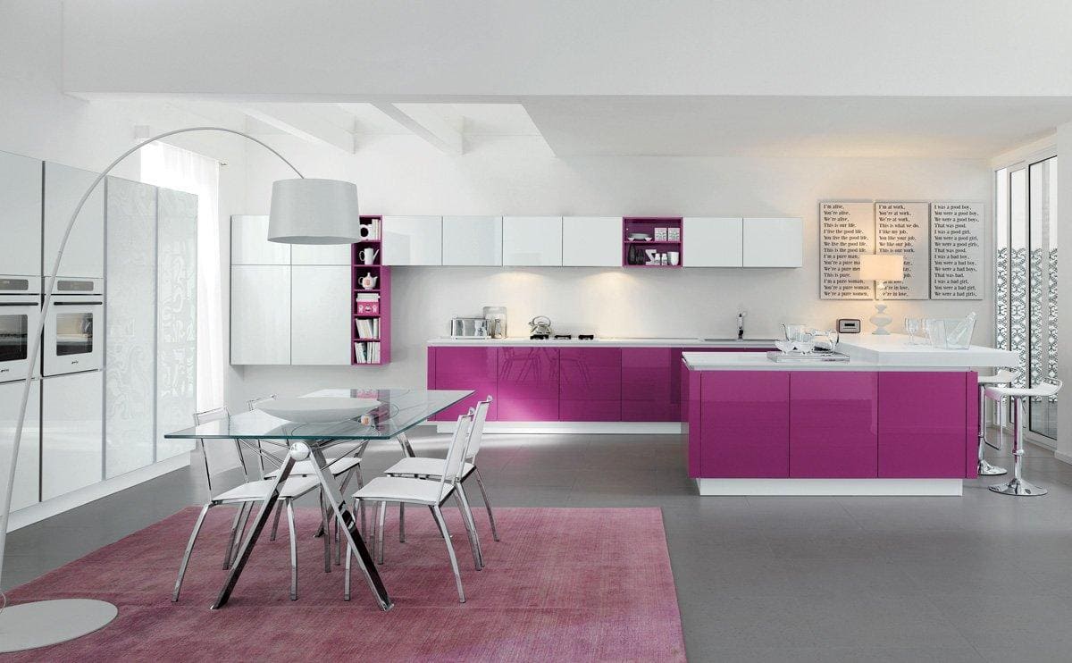 Розовые элементы в отделке кухни