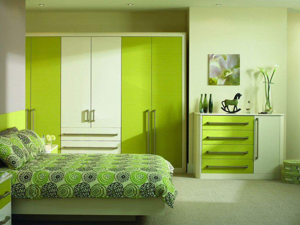 Варианты решений для спальни в зеленых тонах